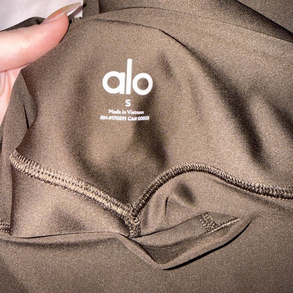 ALO Yoga airlift set in espresso - Picture 4 of 5